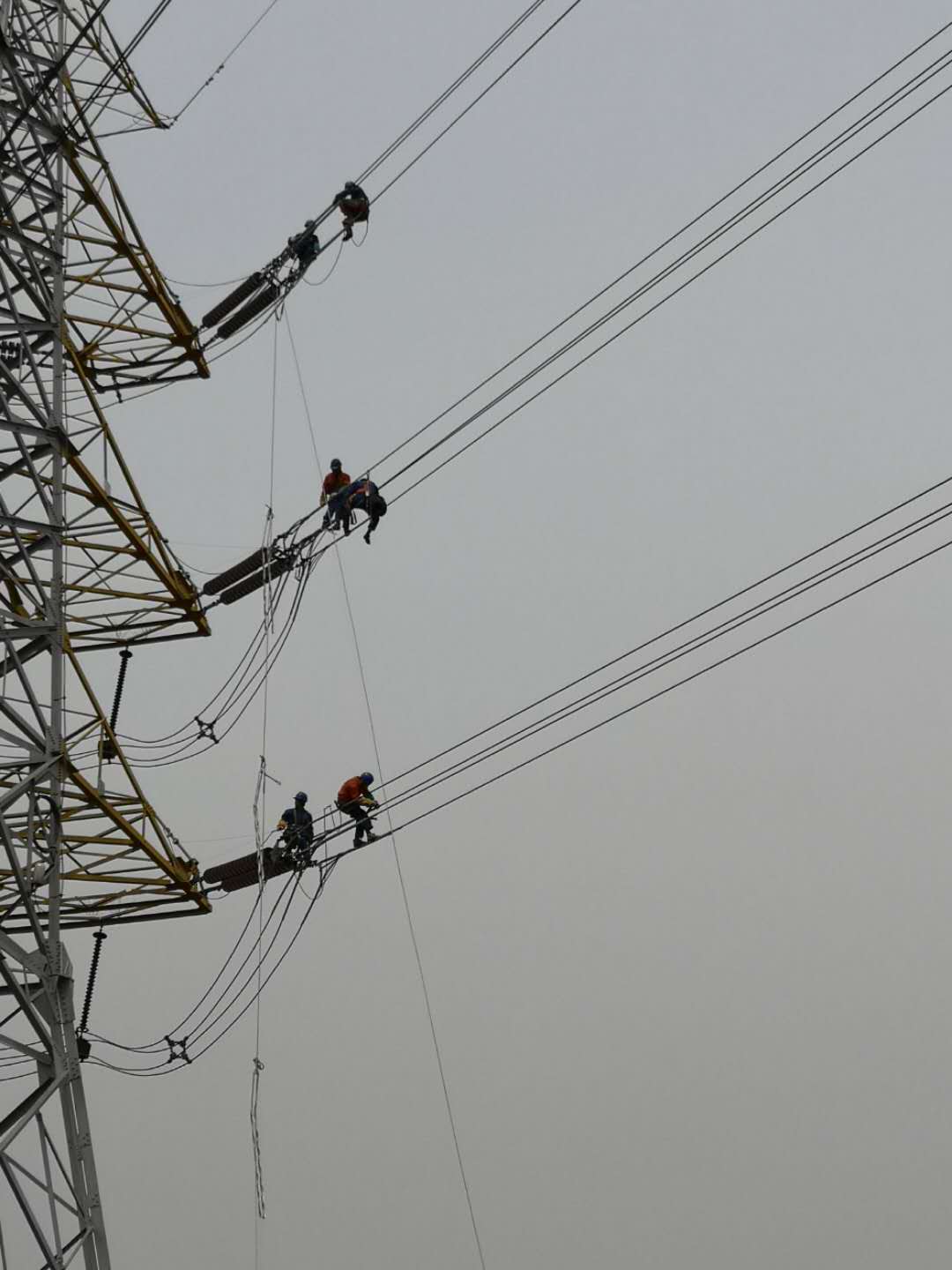三源建設國網(wǎng)山東電力公司泰安供電公司220kV石園II線(xiàn)等13條線(xiàn)路防斷線(xiàn)維修工程